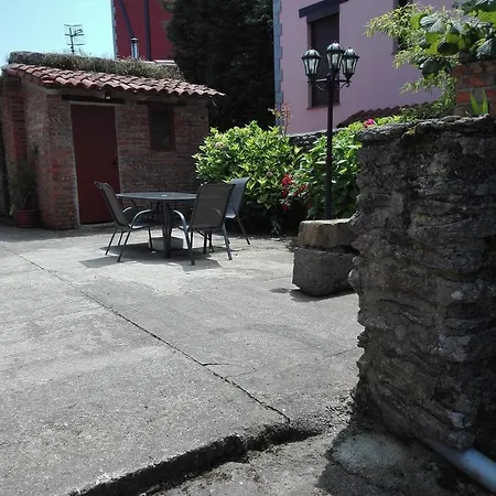 科隆布雷斯艾丽娅度假屋 *